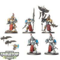 Adeptus Custodes - 5 x Custodian Wardens - teilweise bemalt