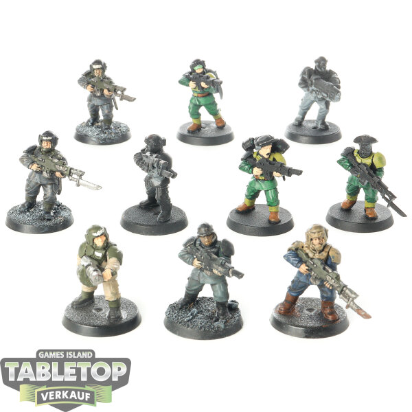 Astra Militarum - 10 Cadian Shock Troops classic - teilweise bemalt