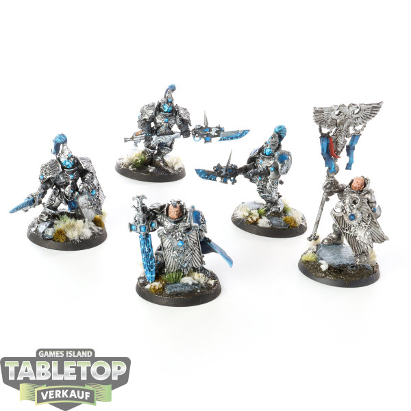 Adeptus Custodes - 5 Custodian Guard - bemalt