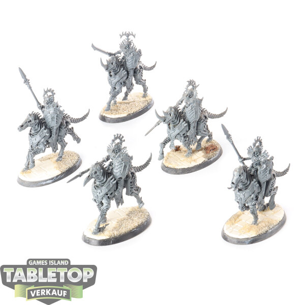 Ossiarch Bonereapers - 5 Kavalos Deathriders - unbemalt