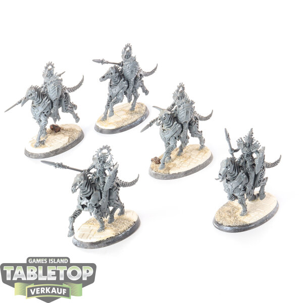 Ossiarch Bonereapers - 5 Kavalos Deathriders - unbemalt