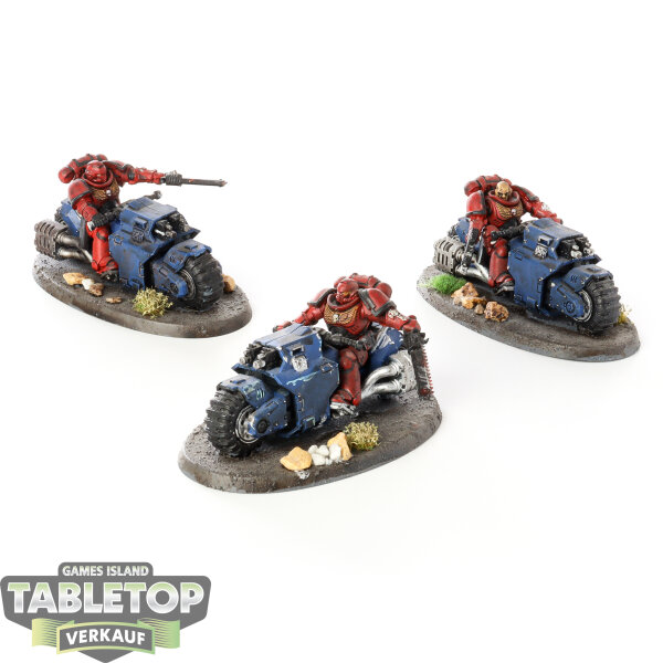 Space Marines - 3 x Outriders - bemalt