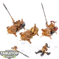 Adeptus Custodes - 3 Vertus Praetors - teilweise bemalt