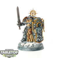 Space Marines - Captain with Relic Shield - bemalt