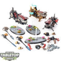 Adeptus Custodes - 3x Vertus Praetors - teilweise bemalt