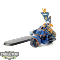 Ultramarines - Captain on Bike - bemalt