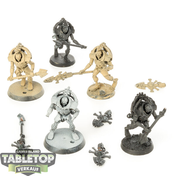 Necrons - 5 Triarch Praetorians - grundiert