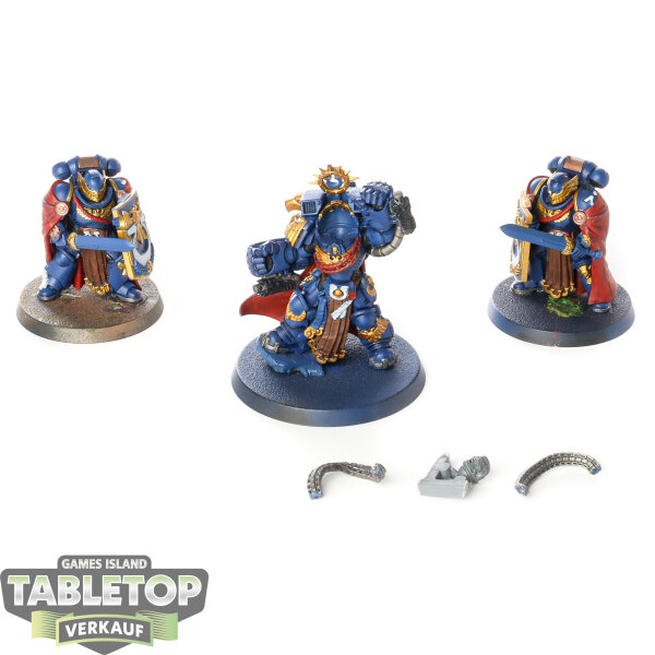Ultramarines - Marneus Calgar with Victrix Honour Guard - teilweise bemalt