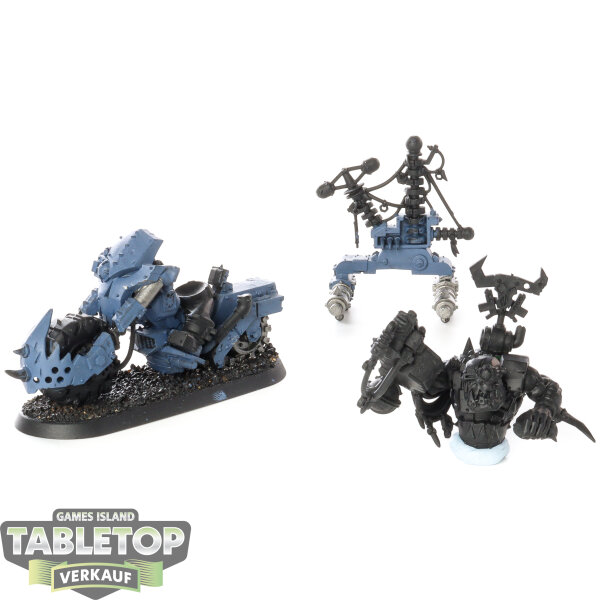 Orks - Big Mek On Warbike - teilweise bemalt