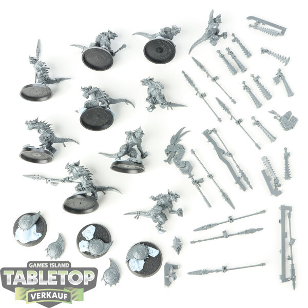 Seraphon - 10 x Saurus Warriors - teilweise gebaut