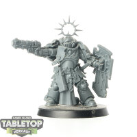Space Marines - Lieutenant with Storm Shield - unbemalt