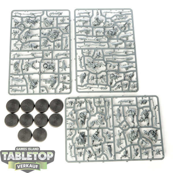 Orruk Warclans - 10 Ardboyz - im Gussrahmen