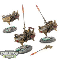 Adeptus Custodes - 3 Vertus Praetors - bemalt