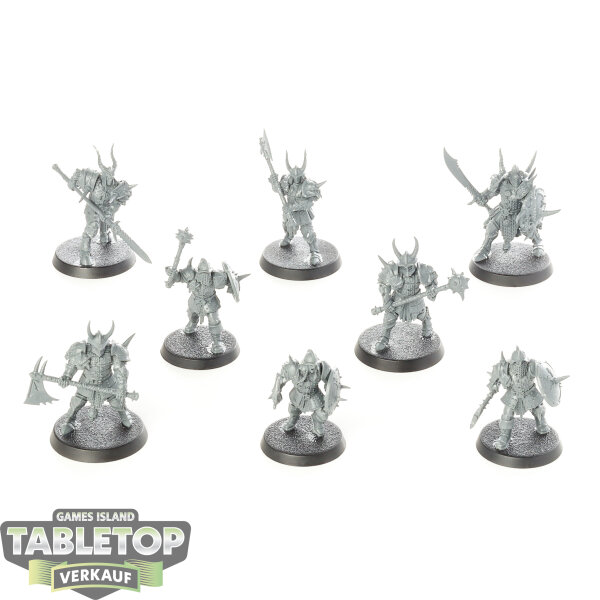 Slaves to Darkness - 8 Chaos Legionnaires - unbemalt