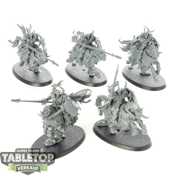 Slaves to Darkness - 5 Chaos Knights - unbemalt