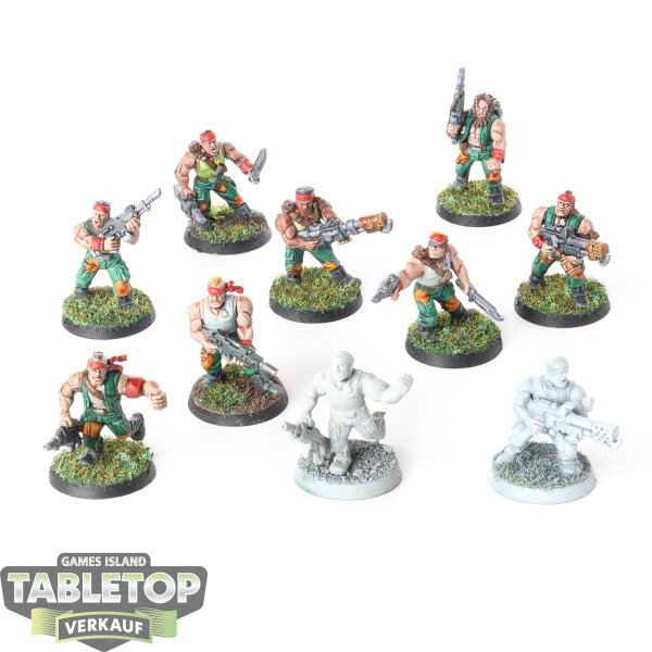 Astra Militarum - 10 Catachan Jungle Fighters - teilweise bemalt