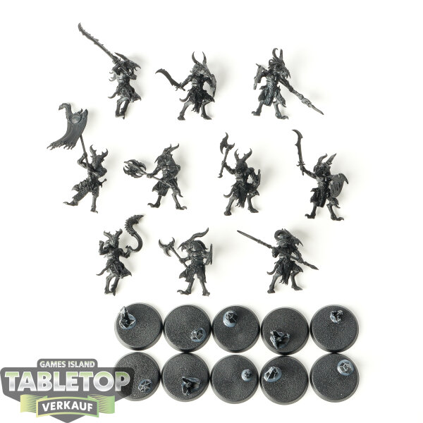 Disciples of Tzeentch - 10 Tzaangors - grundiert