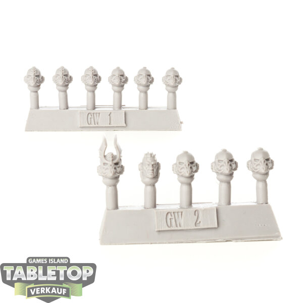 Horus Heresy - 11x Night Lords MKVI Heads - teilweise bemalt