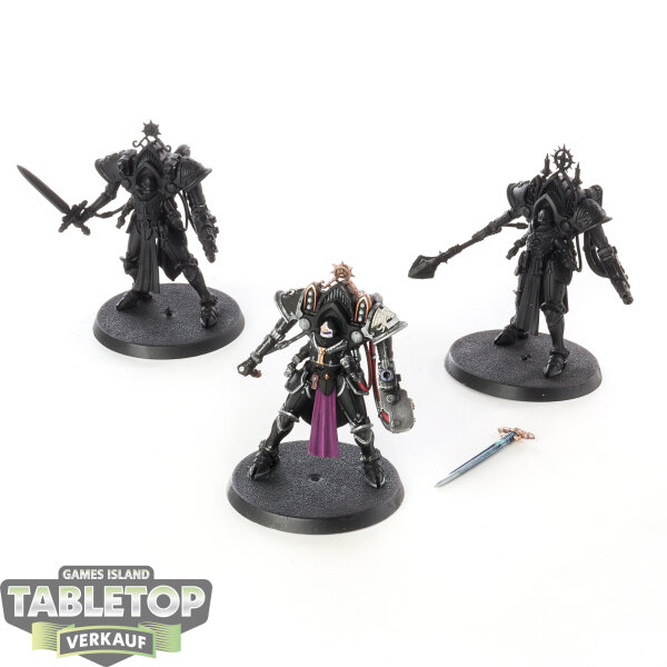 Adepta Sororitas - 3 Paragon Warsuits - teilweise bemalt