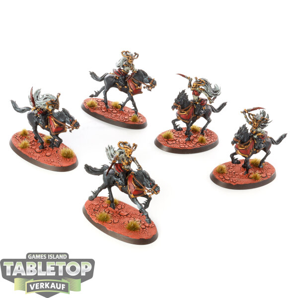 Daughters of Khaine - 5 Doomfire Warlocks - bemalt