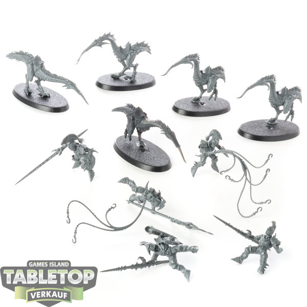Hedonites of Slaanesh - 5 Hellstriders - teilweise gebaut
