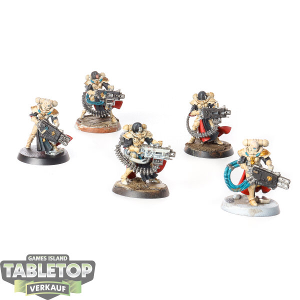 Adepta Sororitas - 5x Retributor Squad - teilweise bemalt