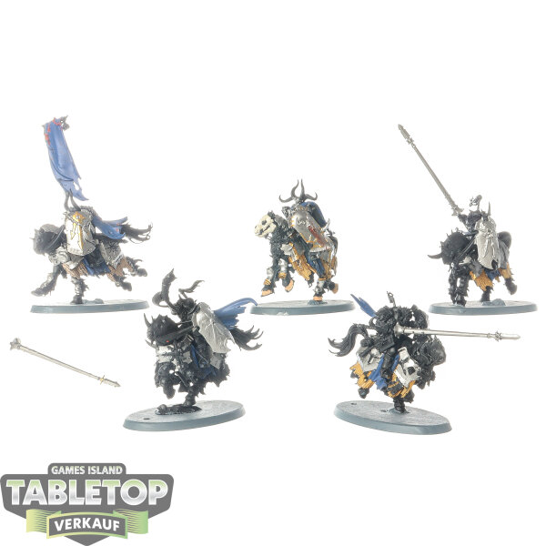 Slaves to Darkness - 5x Chaos Knights - teilweise bemalt