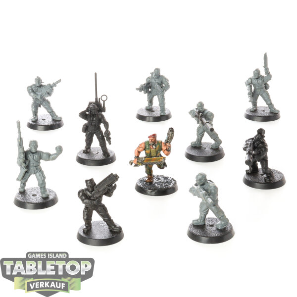 Astra Militarum - 10x Catachan Jungle Fighters - teilweise bemalt