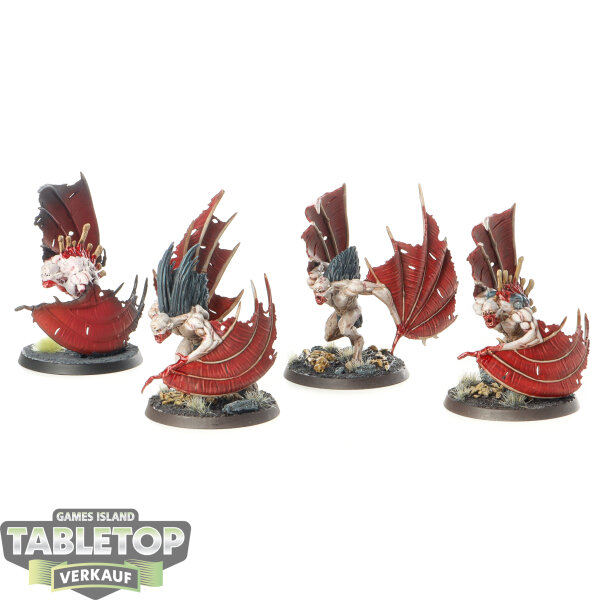 Flesh-eater Courts - 4 Crypt Infernal Courtier - bemalt
