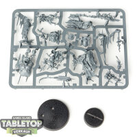 Orruk Warclans - Swampcalla Shaman with Pot-grot - im...