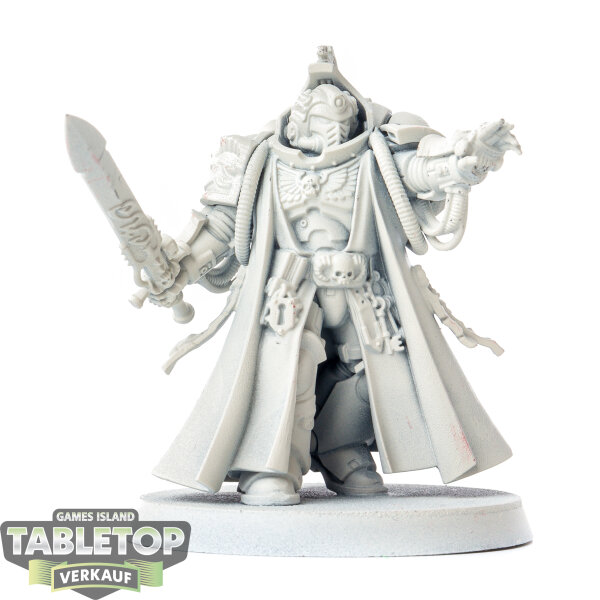 Space Marines - Primaris Librarian - grundiert