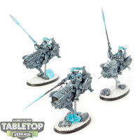 Adeptus Custodes - 3x Vertus Praetors - teilweise bemalt
