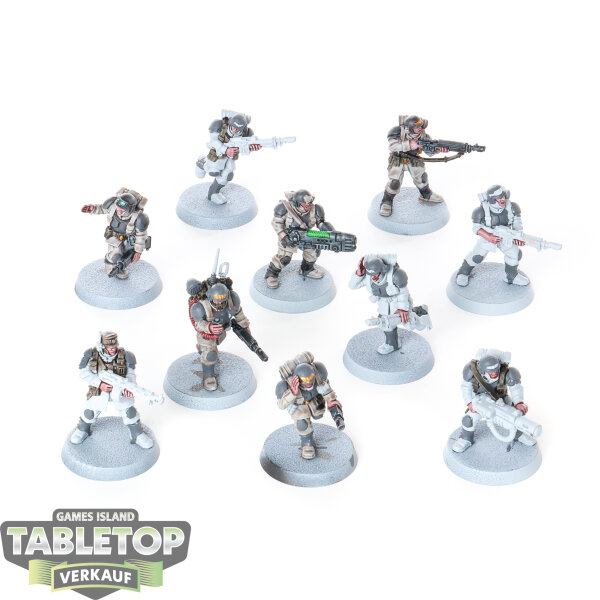 Astra Militarum - 10x Cadian Shock Troops - teilweise bemalt