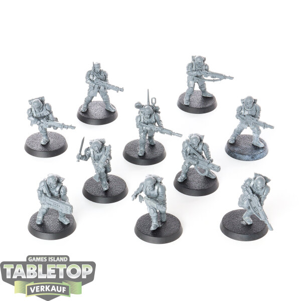 Astra Militarum - 10x Cadian Shock Troops - unbemalt