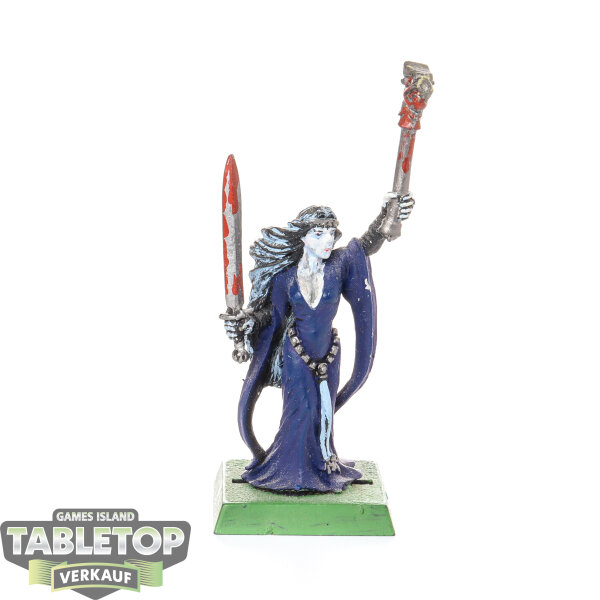 Kingdom of Bretonnia - Sorceress on Foot - teilweise bemalt