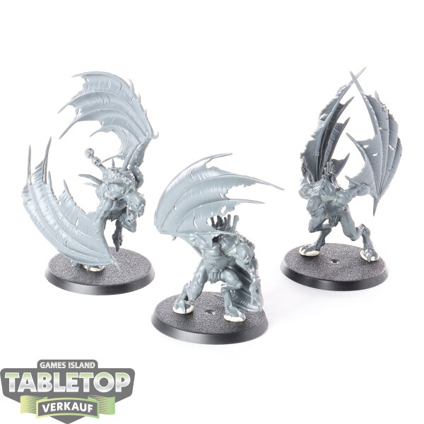 Flesh-eater Courts - 3 Crypt Infernal Courtier - unbemalt