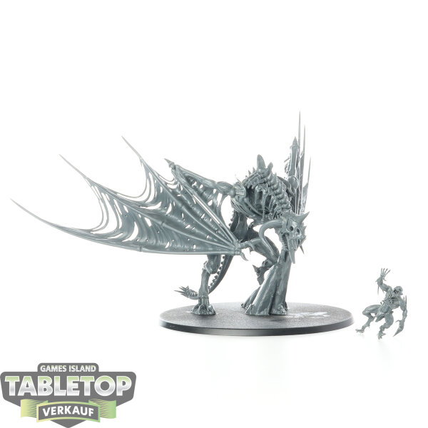 Flesh-eater Courts - Abhorrant Ghoul King on Royal Zombie Dragon - unbemalt