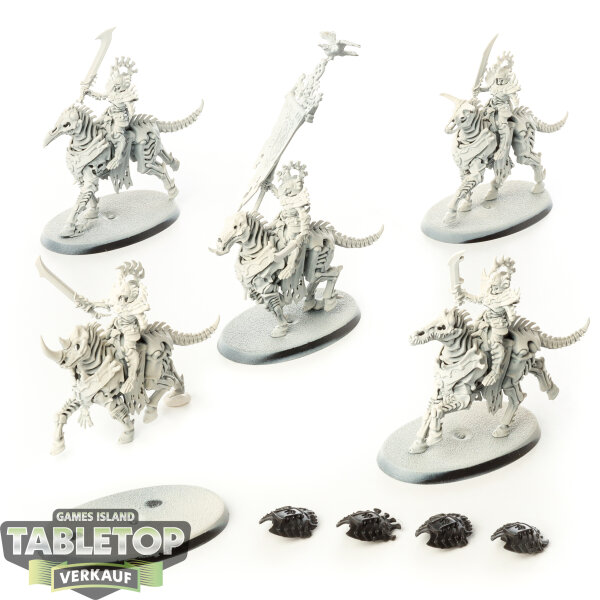 Ossiarch Bonereapers - 5 x Kavalos Deathriders - teilweise gebaut
