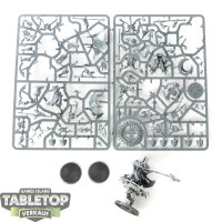 Thousand Sons - 3 Exalted Sorcerers - teilweise gebaut