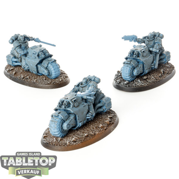 Space Marines - 3x Outriders - grundiert