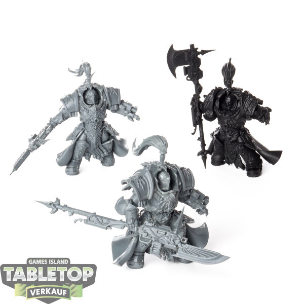 Adeptus Custodes - 3x Allarus Custodians - teilweise bemalt