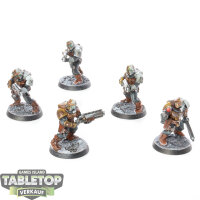 Space Marines - 5x Scouts klassisch - bemalt