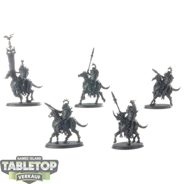 Ossiarch Bonereapers - 5 x Kavalos Deathriders - grundiert