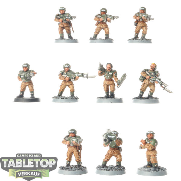 Astra Militarum - 10 x Cadian Shock Troops klassisch - bemalt