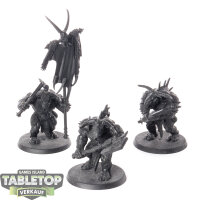 Beasts of Chaos - 3x Bullgors - grundiert
