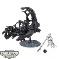 Necrons - Necron Catacomb Command Barge - grundiert