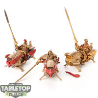 Adeptus Custodes - 3x Vertus Praetors - teilweise bemalt