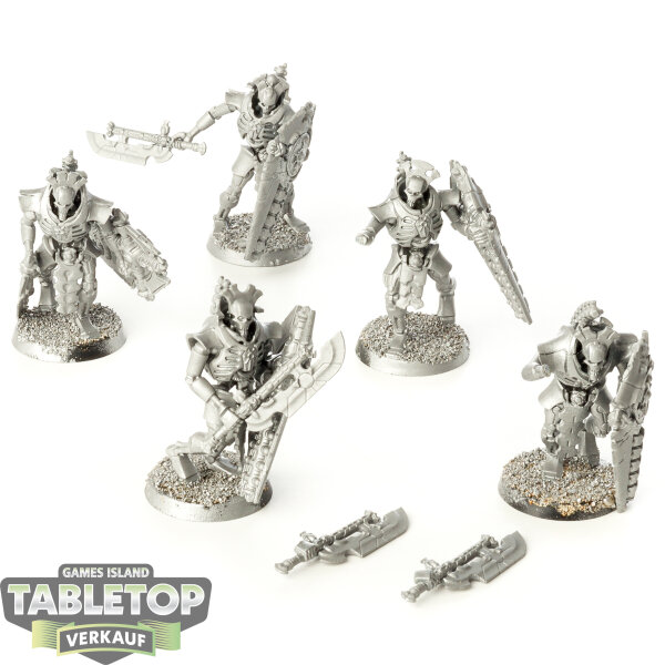 Necrons - 5x Lychguard - grundiert