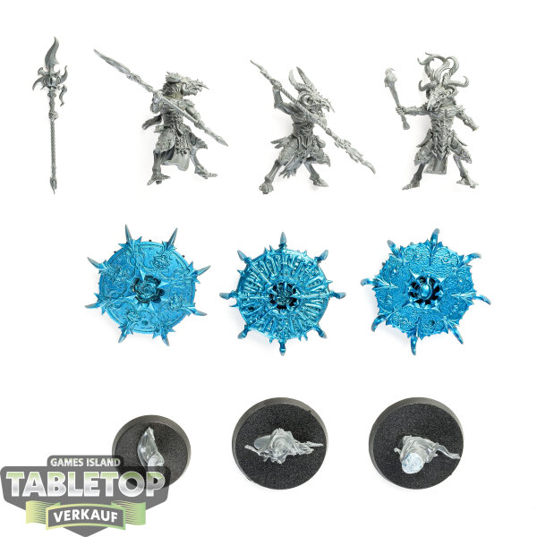 Disciples of Tzeentch - 3 Tzaangor Enlightened - teilweise gebaut
