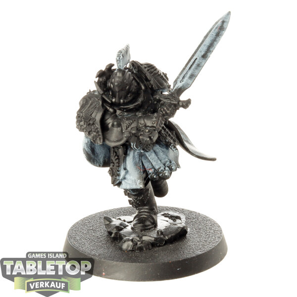 Adeptus Custodes - Blade Champion - teilweise bemalt
